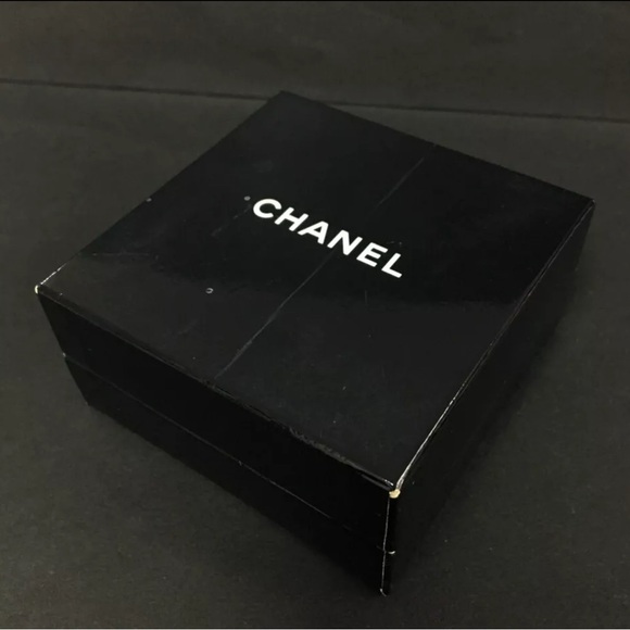 CHANEL Pearl Gold Tone Earrings - Picture 9 of 9